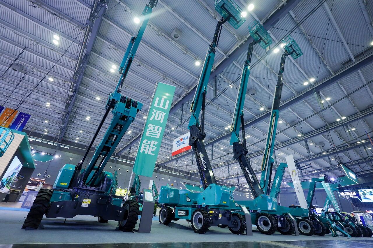 技术创新，引领行业！ca888亚洲城智能高性能臂式高空作业平台项目通过科技成果评价